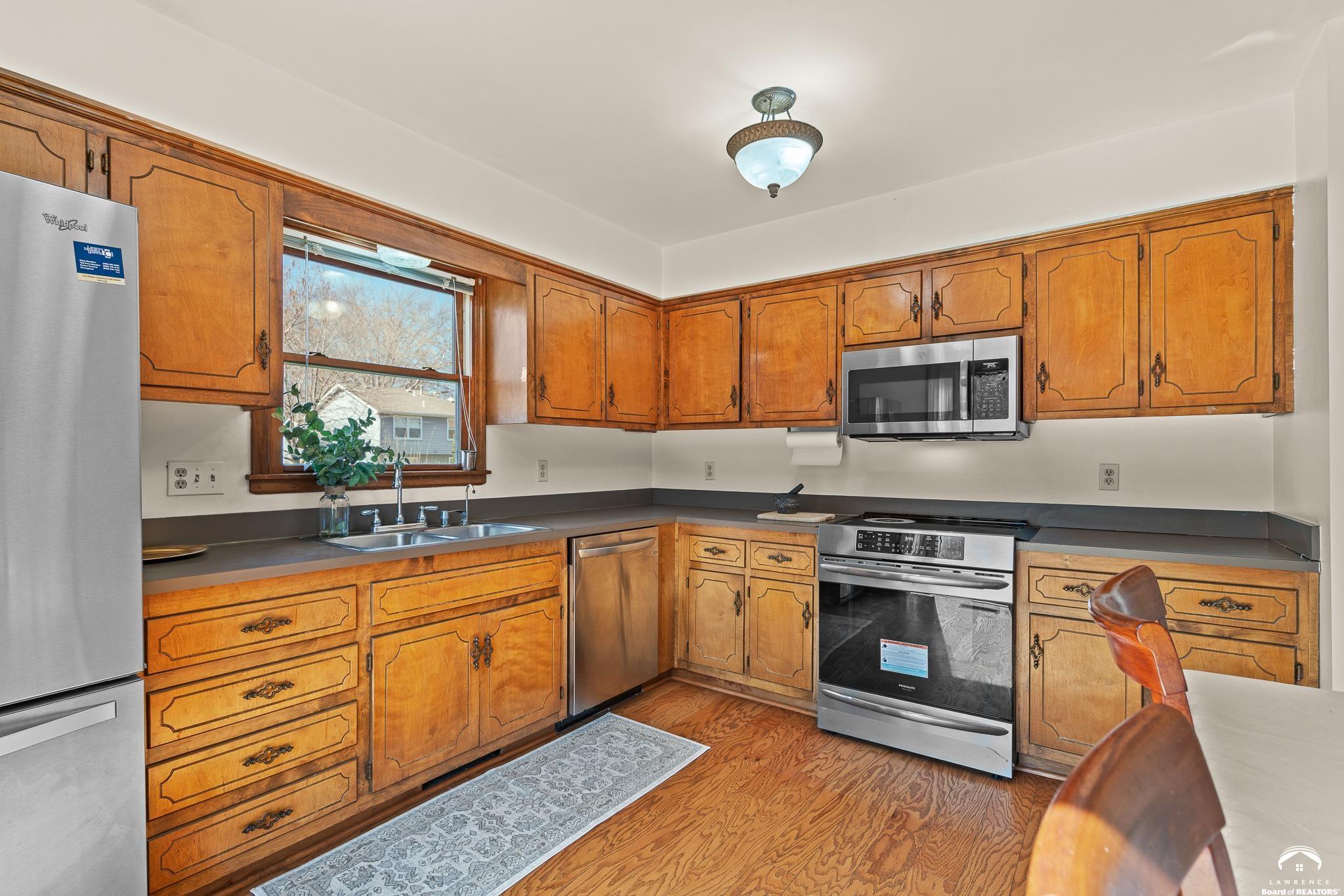 321 Cattleman Trail Lawrence, KS 66049 - Photo 4 of 35