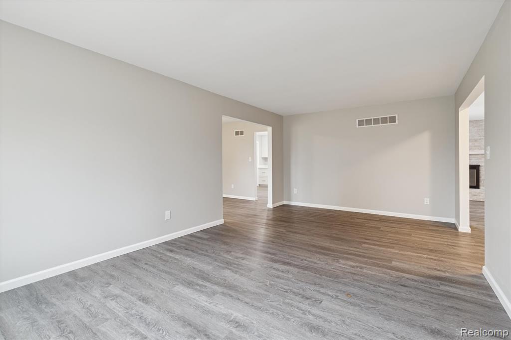 15635 Martinsville Road Belleville, MI 48111 - Photo 13 of 75