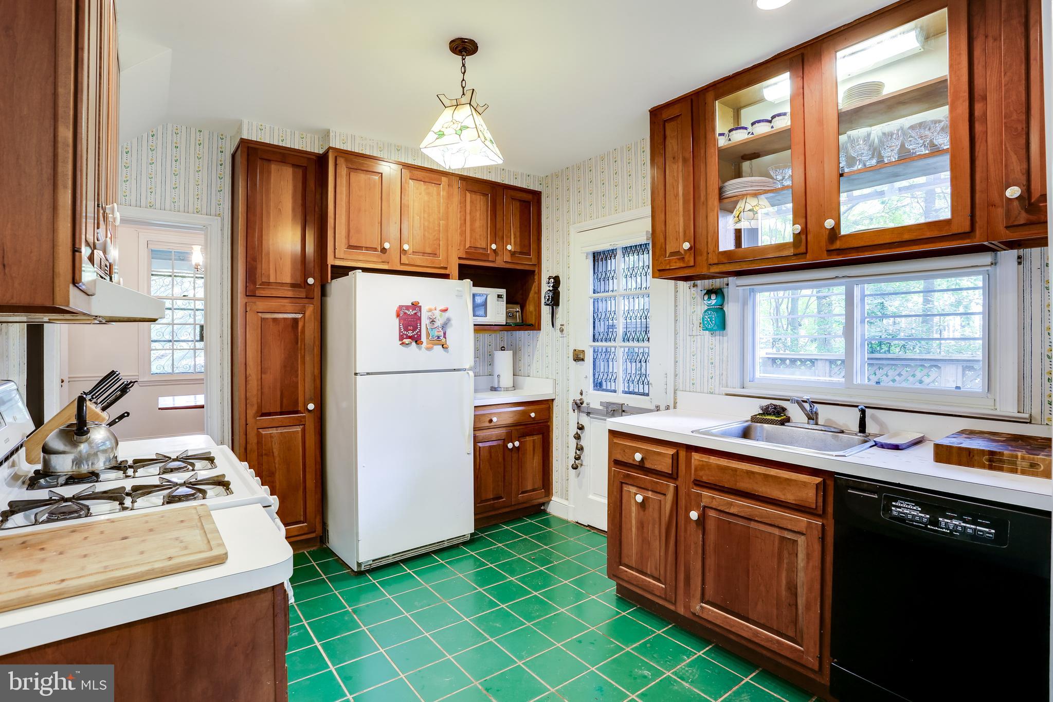 319 Suffolk Road Baltimore, MD 21218 - Photo 19 of 31 Gallery Image 19