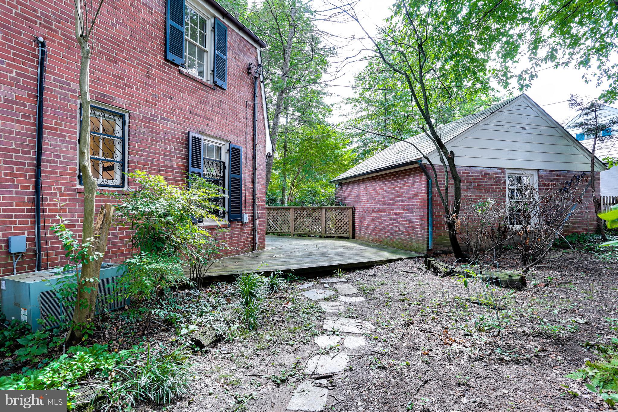 319 Suffolk Road Baltimore, MD 21218 - Photo 3 of 31 Gallery Image 3