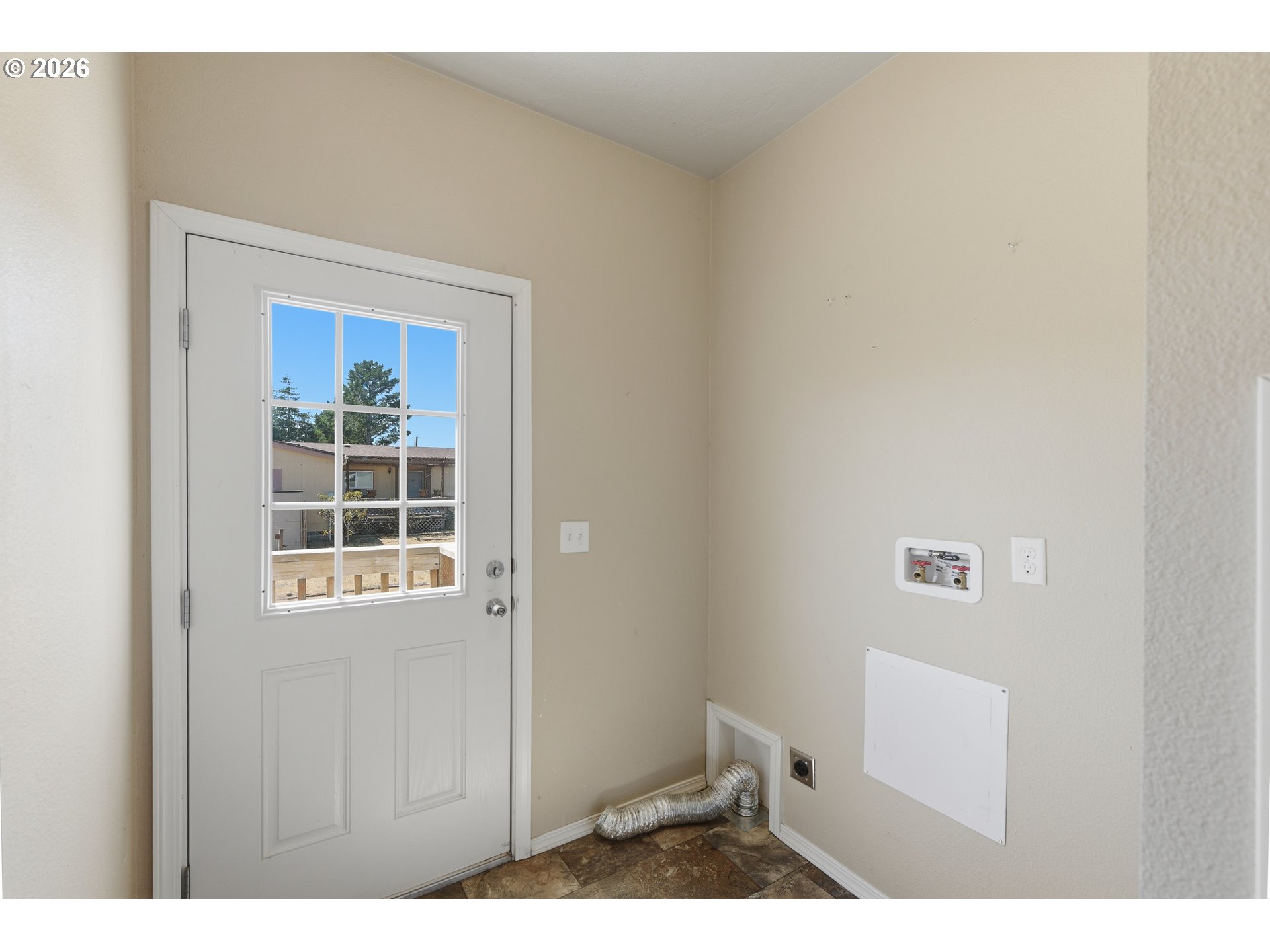 1565 North Lake Road Lakeside, OR 97449 - Photo 12 of 36 Gallery Image 12