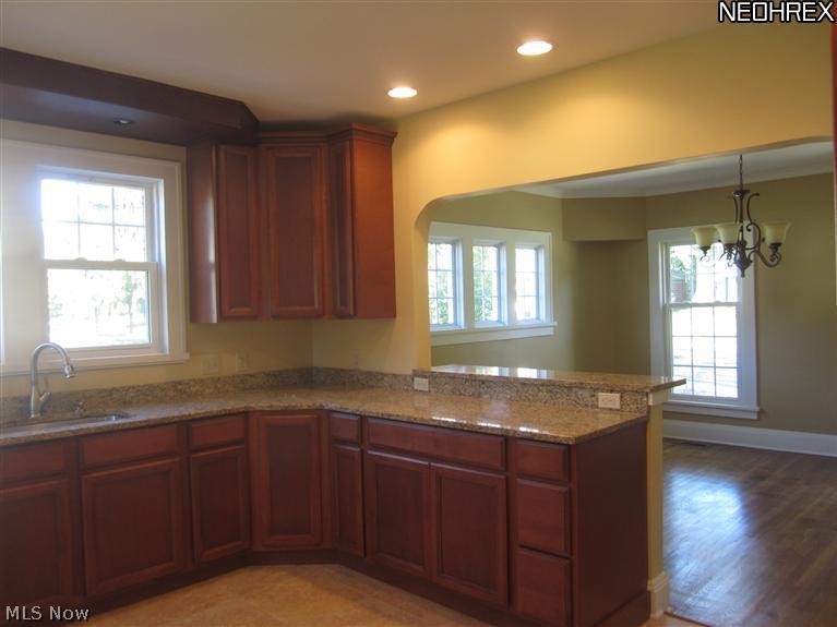 3290 Lansmere Road Beachwood, OH 44122 - Photo 3 of 17 Gallery Image 3