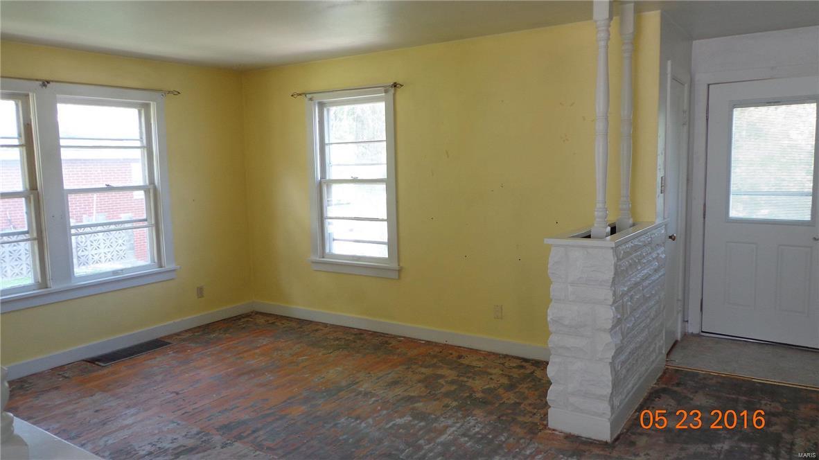 730 Cedar Street Chester, IL 62233 - Photo 3 of 11 Gallery Image 3