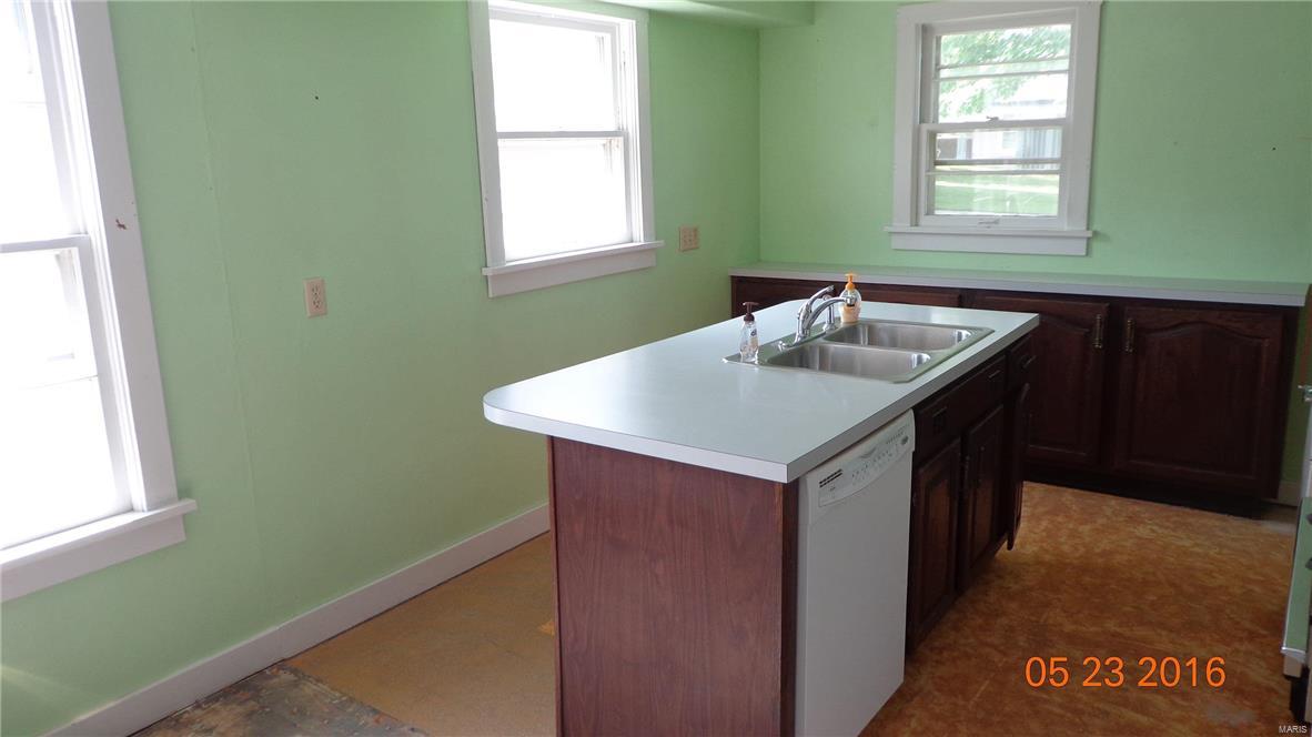 730 Cedar Street Chester, IL 62233 - Photo 4 of 11 Gallery Image 4