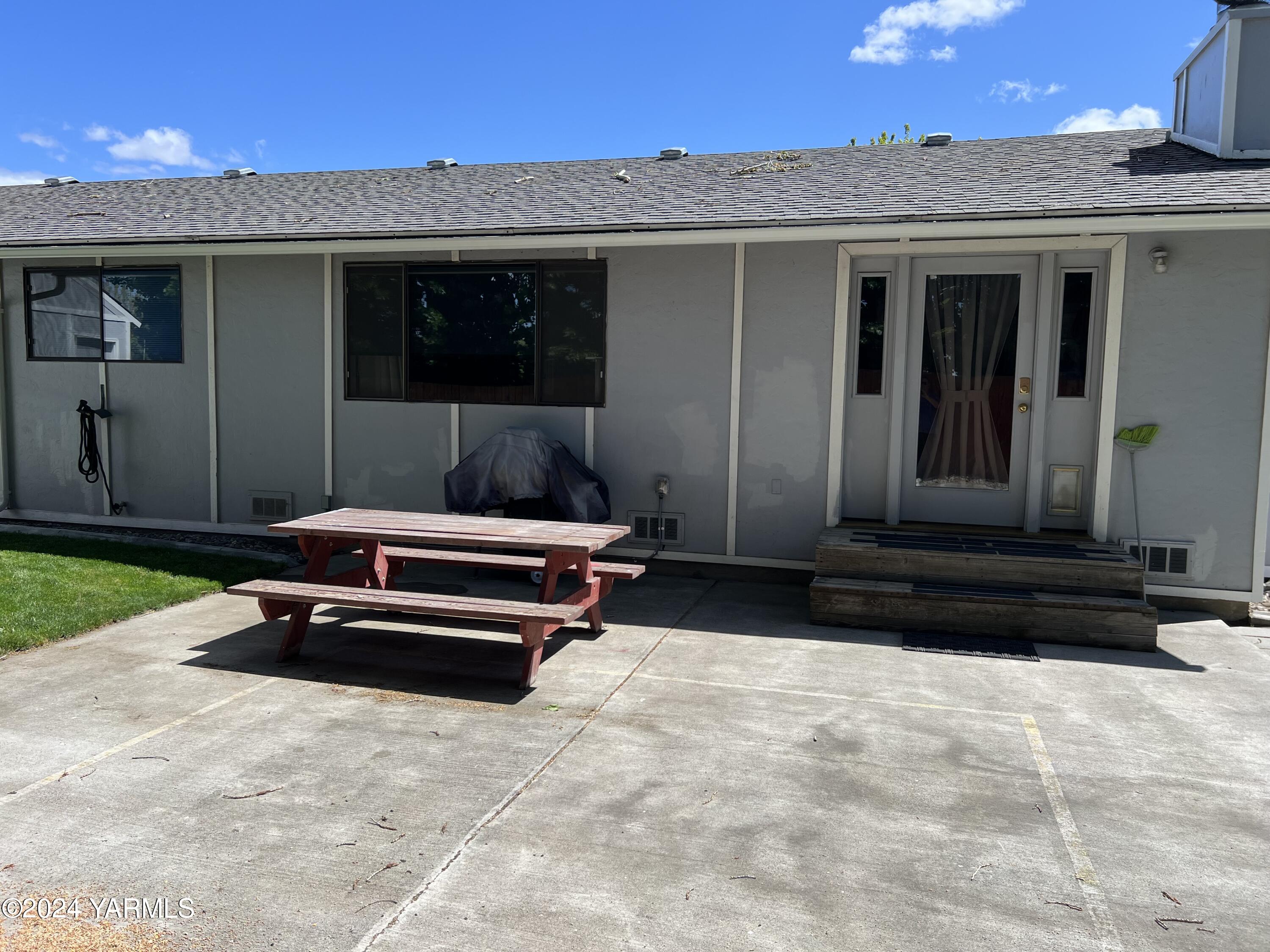 408 Wyant Way Grandview, WA 98930 - Photo 36 of 46 IMG_6847