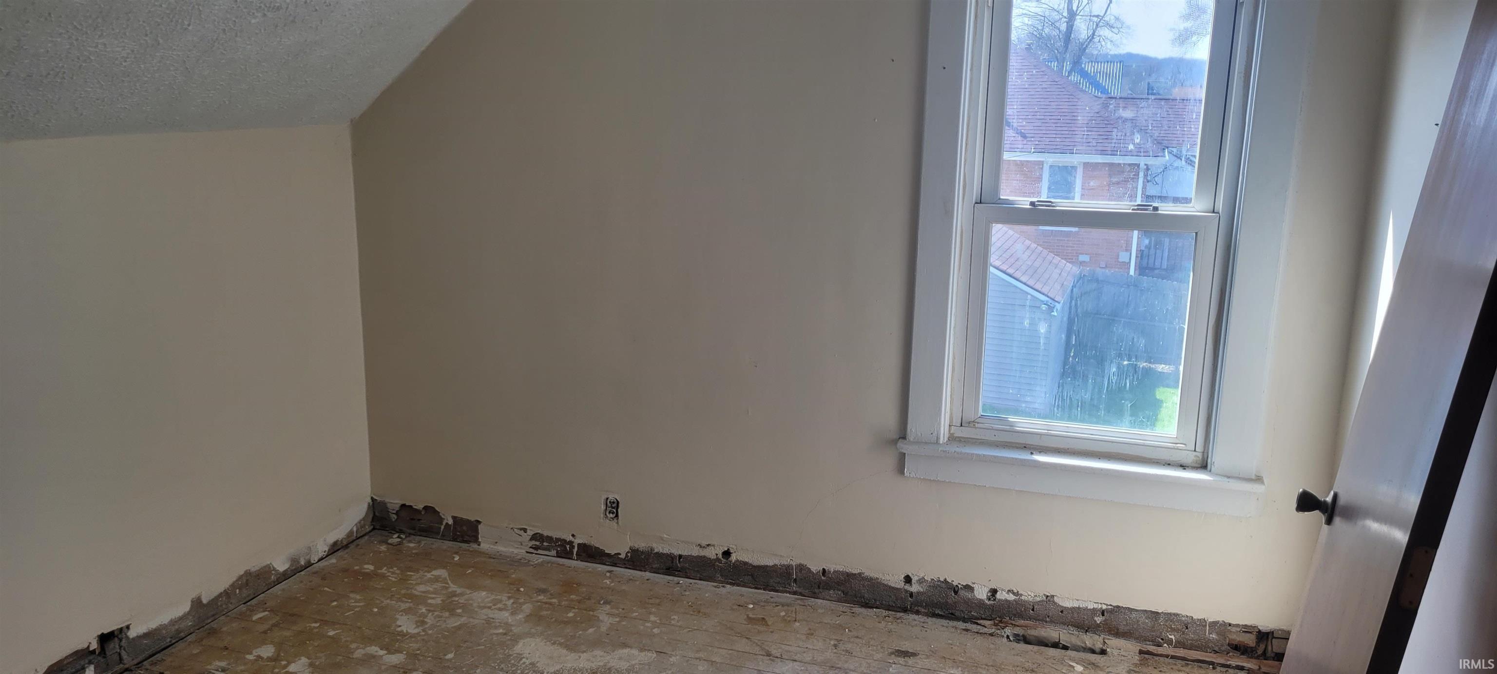 1419 Union Street Mishawaka, IN 46544 - Photo 12 of 15
