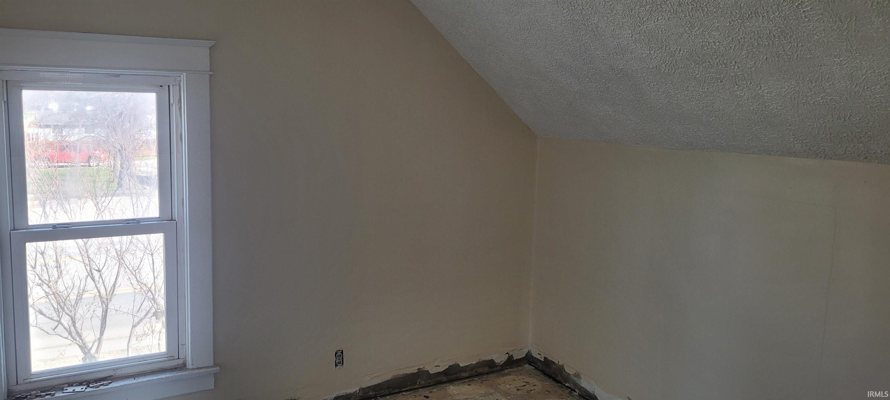 1419 Union Street Mishawaka, IN 46544 - Photo 13 of 15