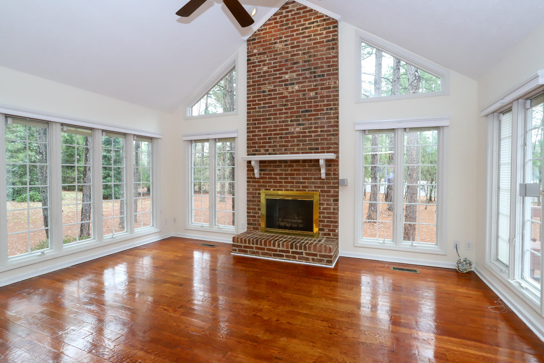 12 Sandown Road Savannah, GA 31419 - Photo 13 of 60 family room3