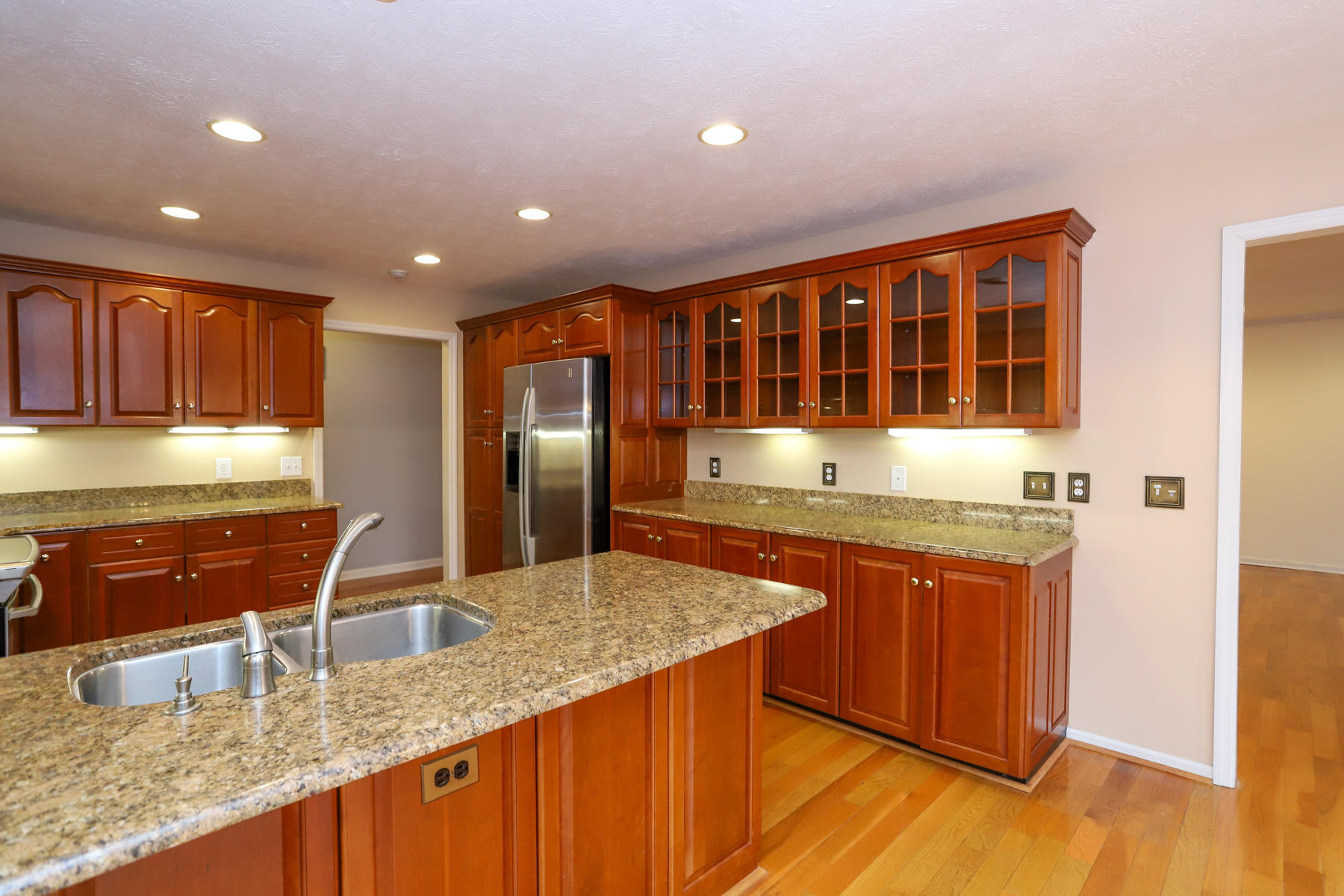 12 Sandown Road Savannah, GA 31419 - Photo 17 of 60 kitchen3