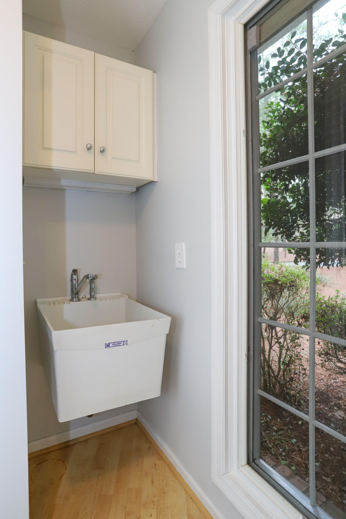 12 Sandown Road Savannah, GA 31419 - Photo 25 of 60 laundry2