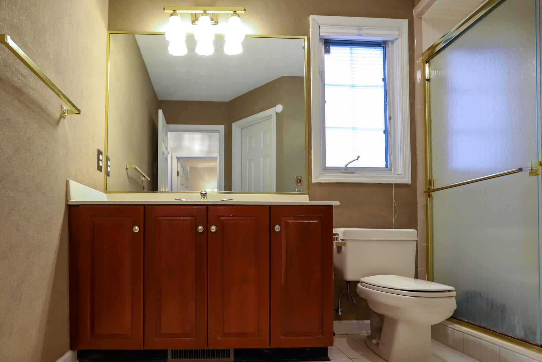 12 Sandown Road Savannah, GA 31419 - Photo 31 of 60 master bath1-2