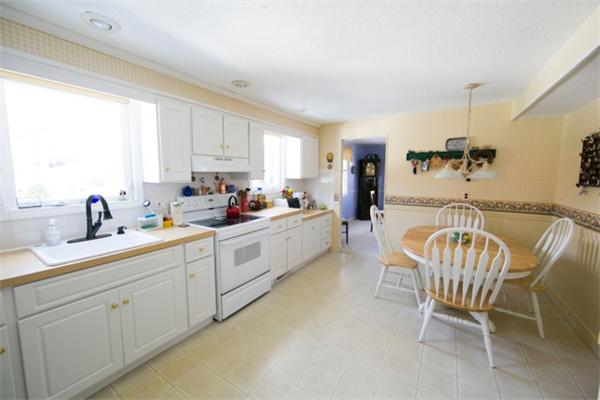 3 Whispering Hill Road Woburn, MA 01801 - Photo 2 of 24 Gallery Image 2