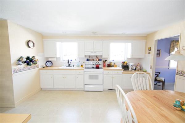 3 Whispering Hill Road Woburn, MA 01801 - Photo 4 of 24 Gallery Image 4