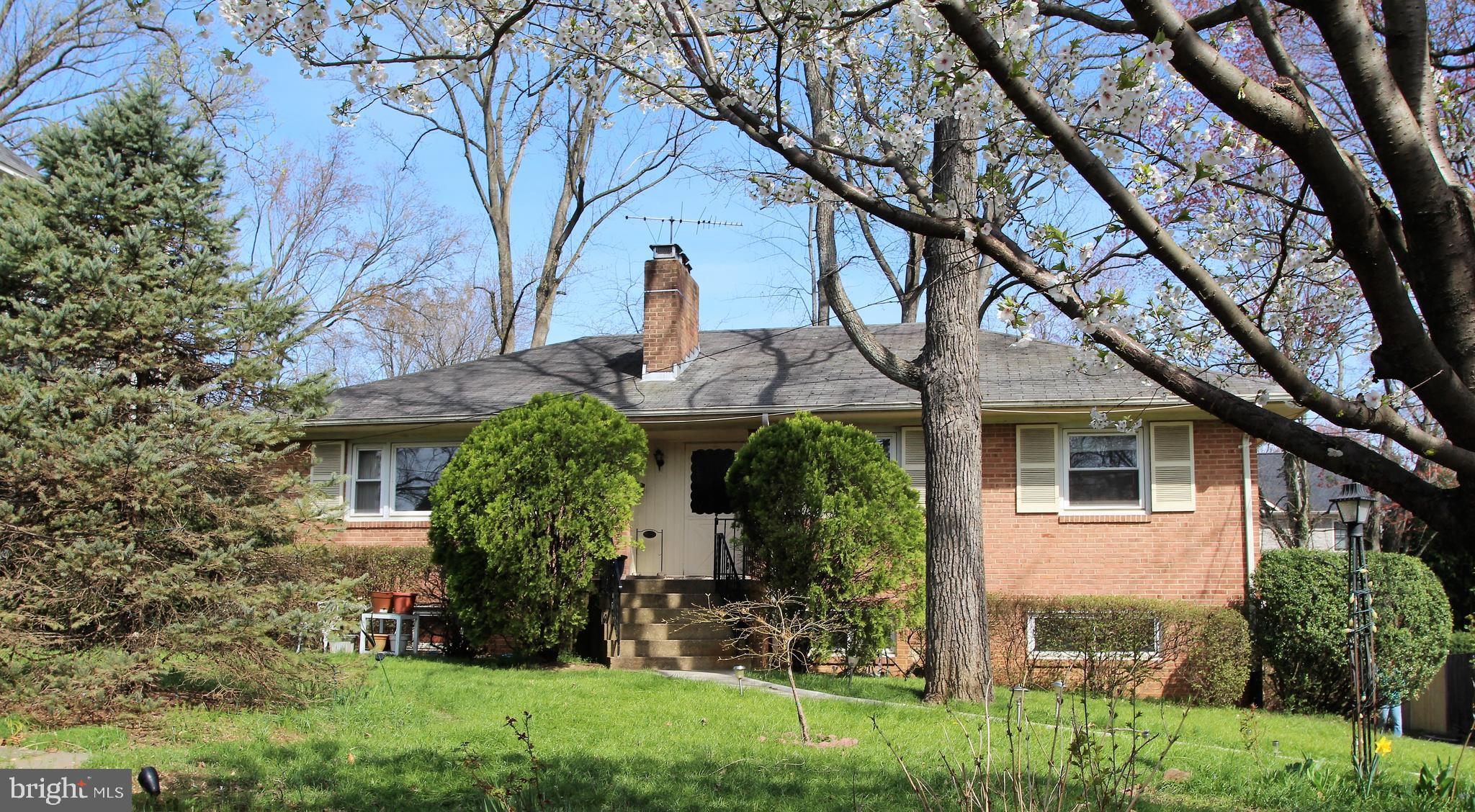 7020 Capitol View Drive McLean, VA 22101 - Photo 1 of 61