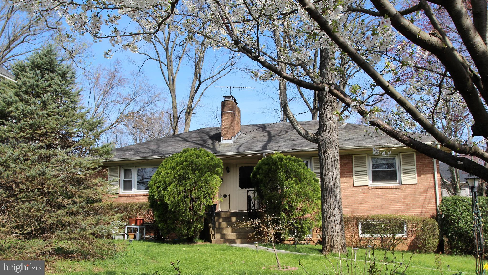 7020 Capitol View Drive McLean, VA 22101 - Photo 2 of 61