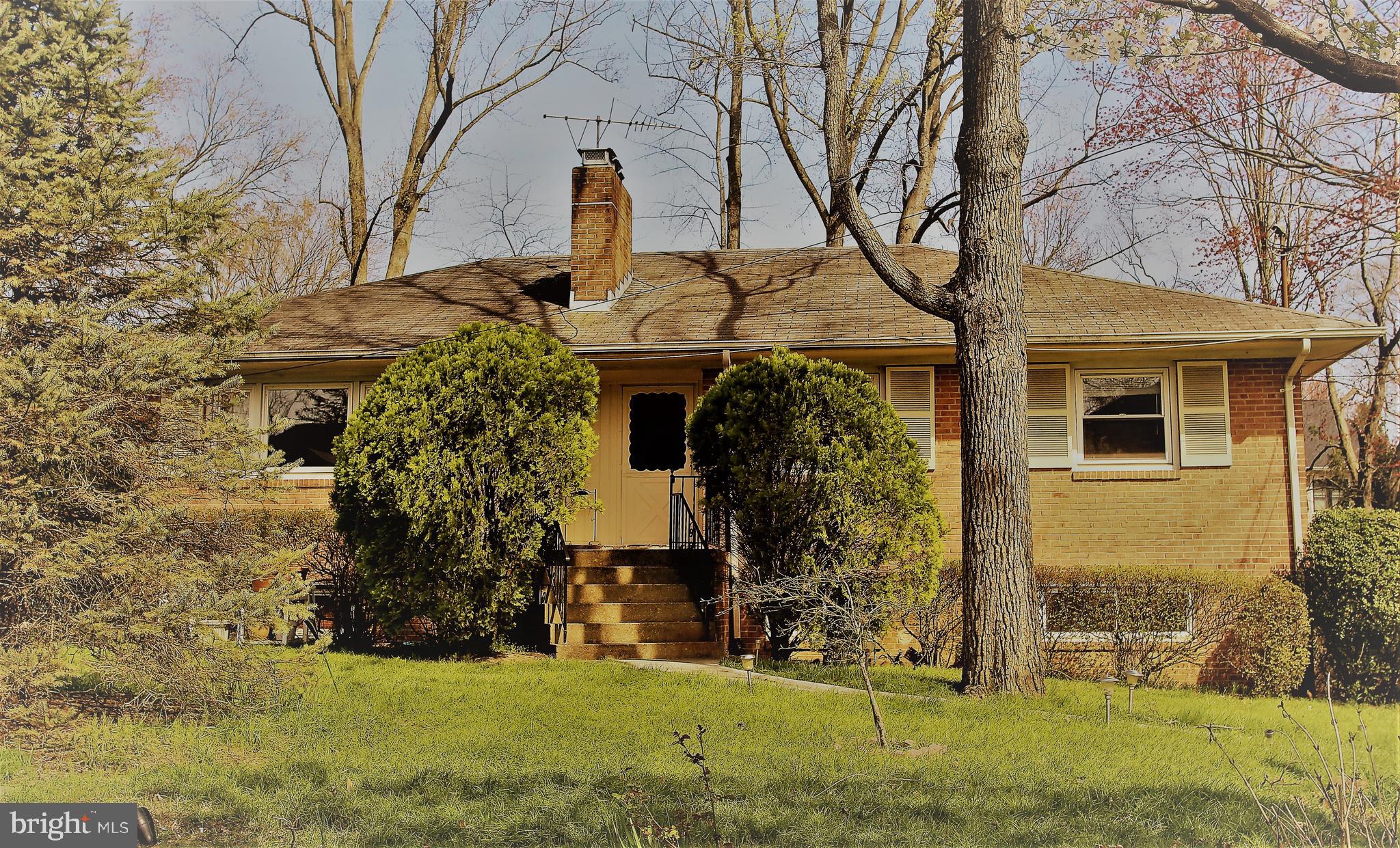 7020 Capitol View Drive McLean, VA 22101 - Photo 3 of 61