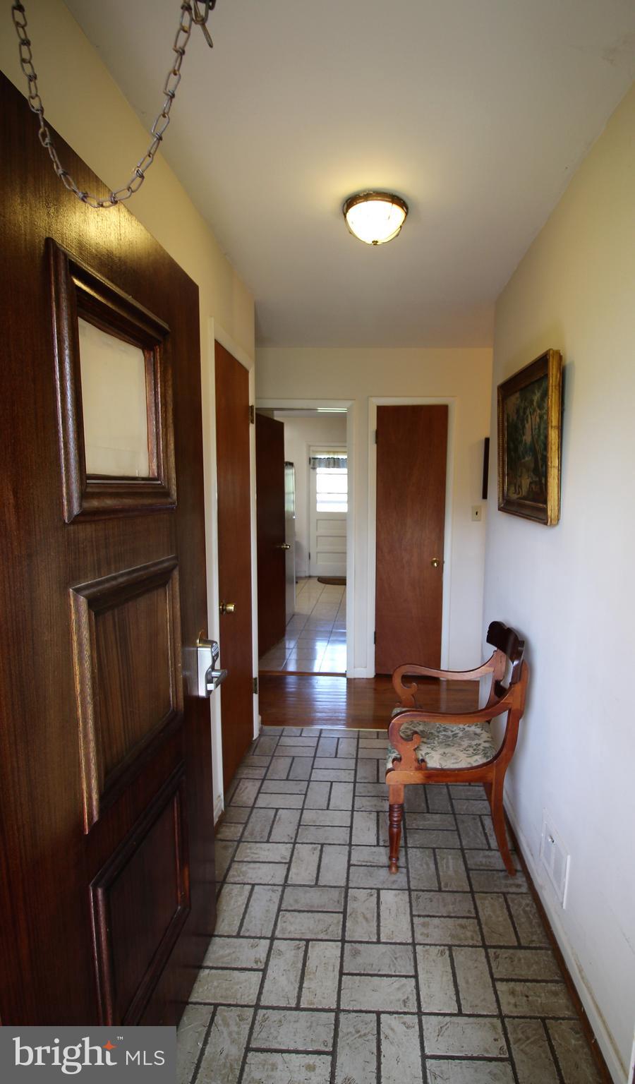 7020 Capitol View Drive McLean, VA 22101 - Photo 8 of 61