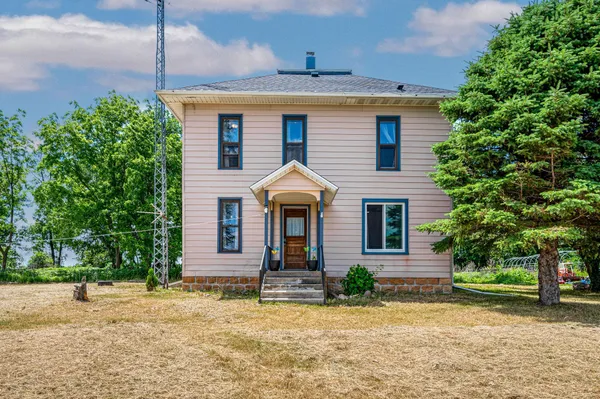 $265,000 | 14089 430th Avenue, Blue Earth, MN 56013