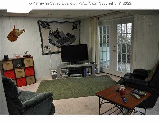 428 Porter Road Charleston, WV 25314 - Photo 6 of 8 Den/Family/Great Room.