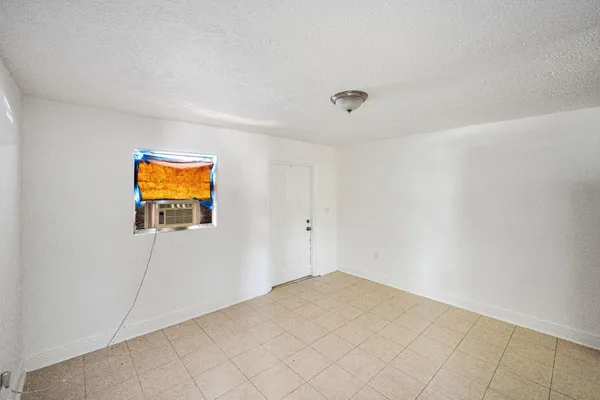 $299,400 | 2108 Avenue East, Fort Pierce, FL 34950