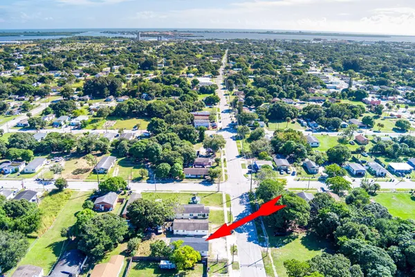 $299,400 | 2108 Avenue East, Fort Pierce, FL 34950