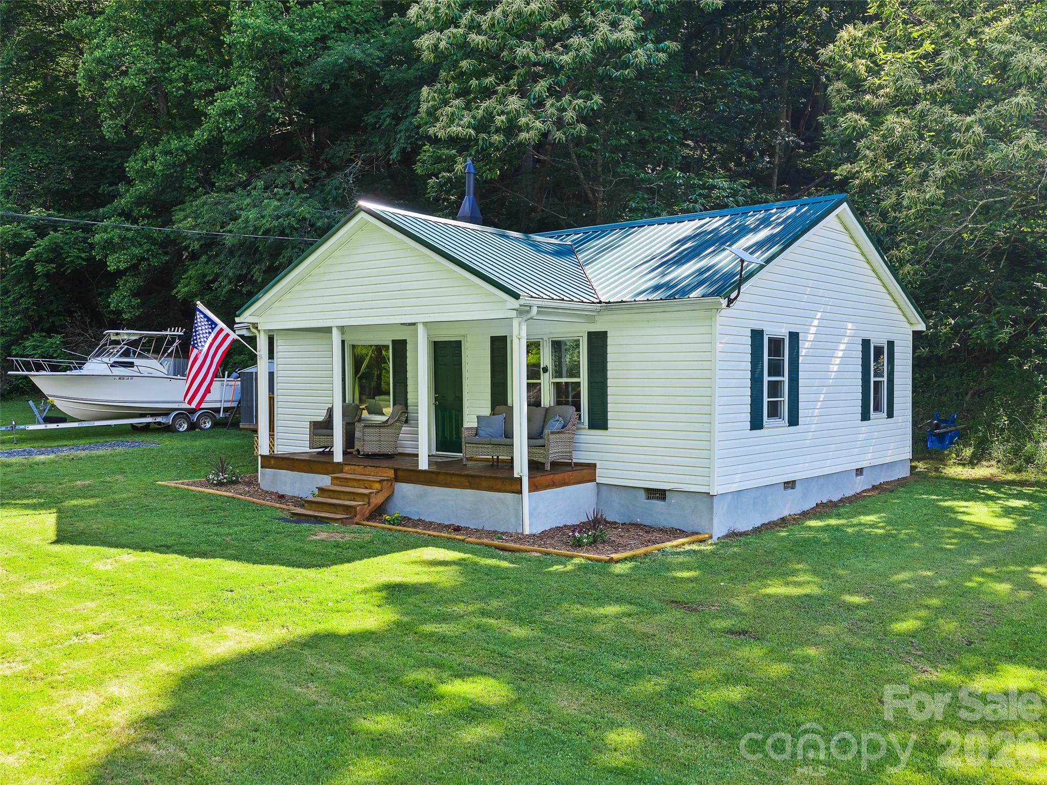 232 Langford Branch Road Burnsville, NC 28714 - Photo 2 of 27
