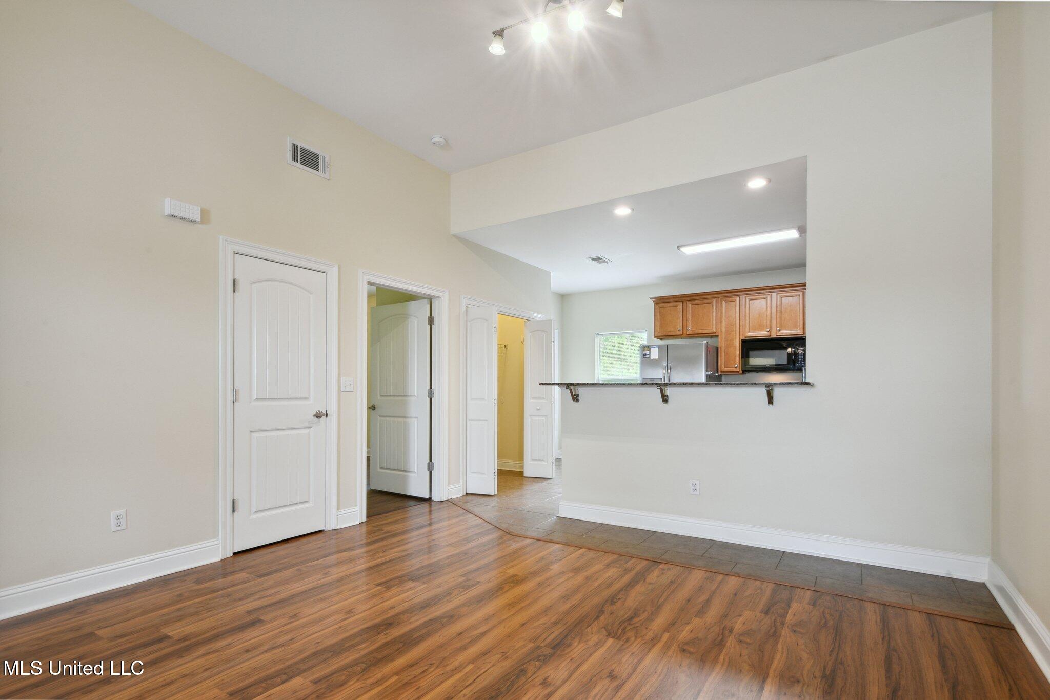 6147 Firestone Street, Unit D 4 Ocean Springs, MS 39564 - Photo 6 of 23 007