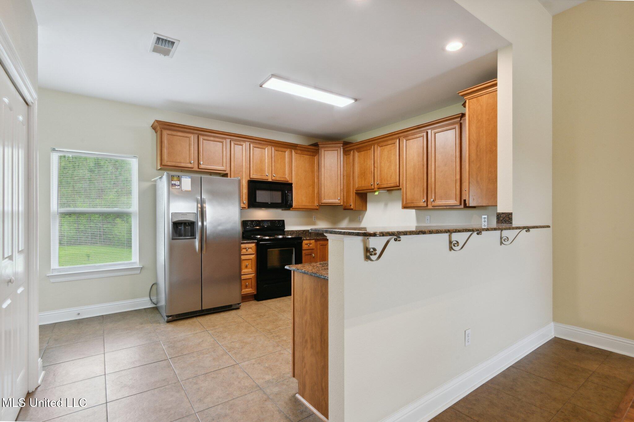 6147 Firestone Street, Unit D 4 Ocean Springs, MS 39564 - Photo 10 of 23 011