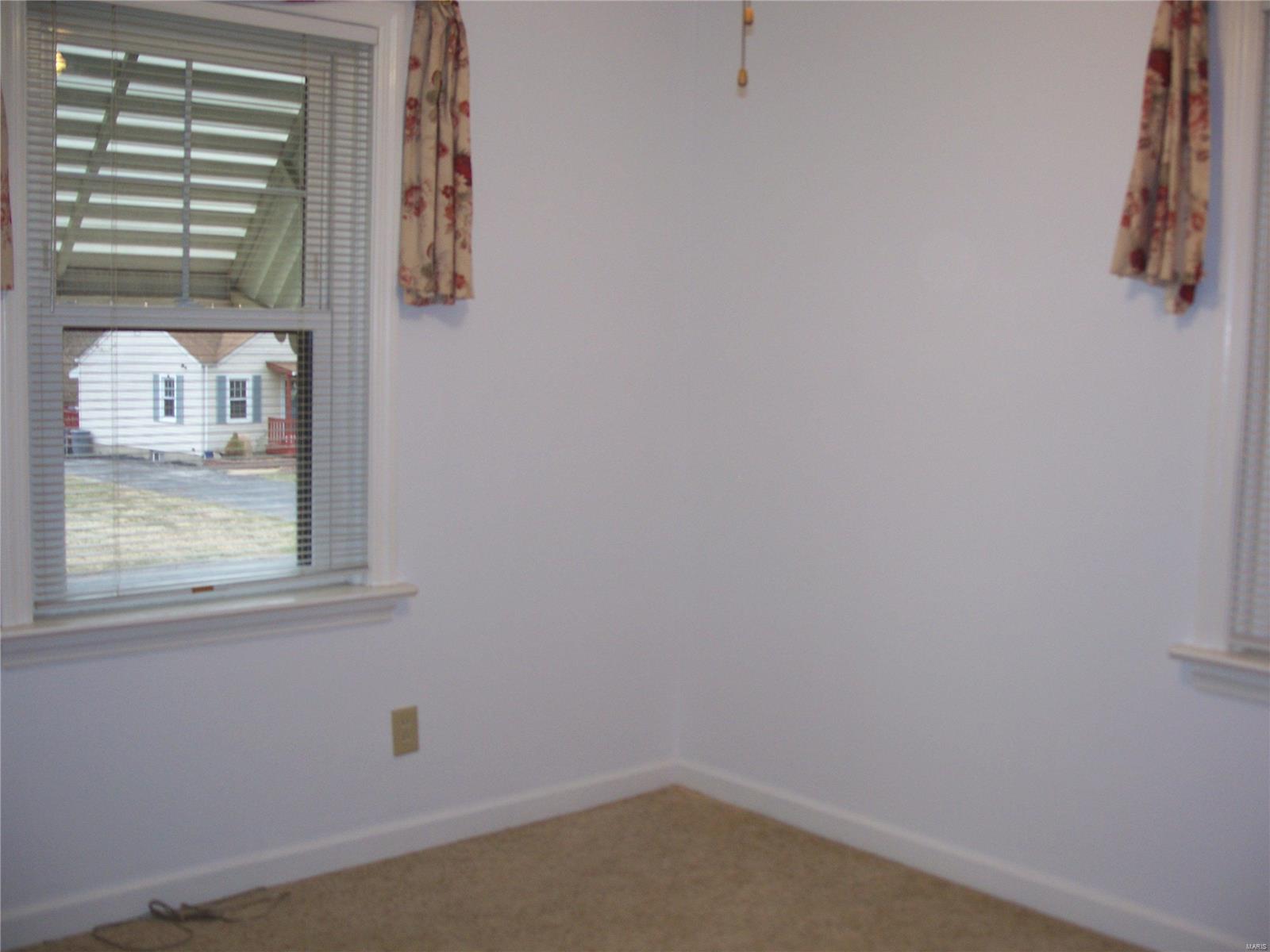 300 Derhake Road Florissant, MO 63031 - Photo 6 of 16 Gallery Image 6