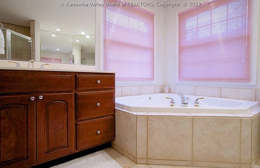 1623 Stonehenge Road Charleston, WV 25314 - Photo 18 of 29 Gallery Image 18