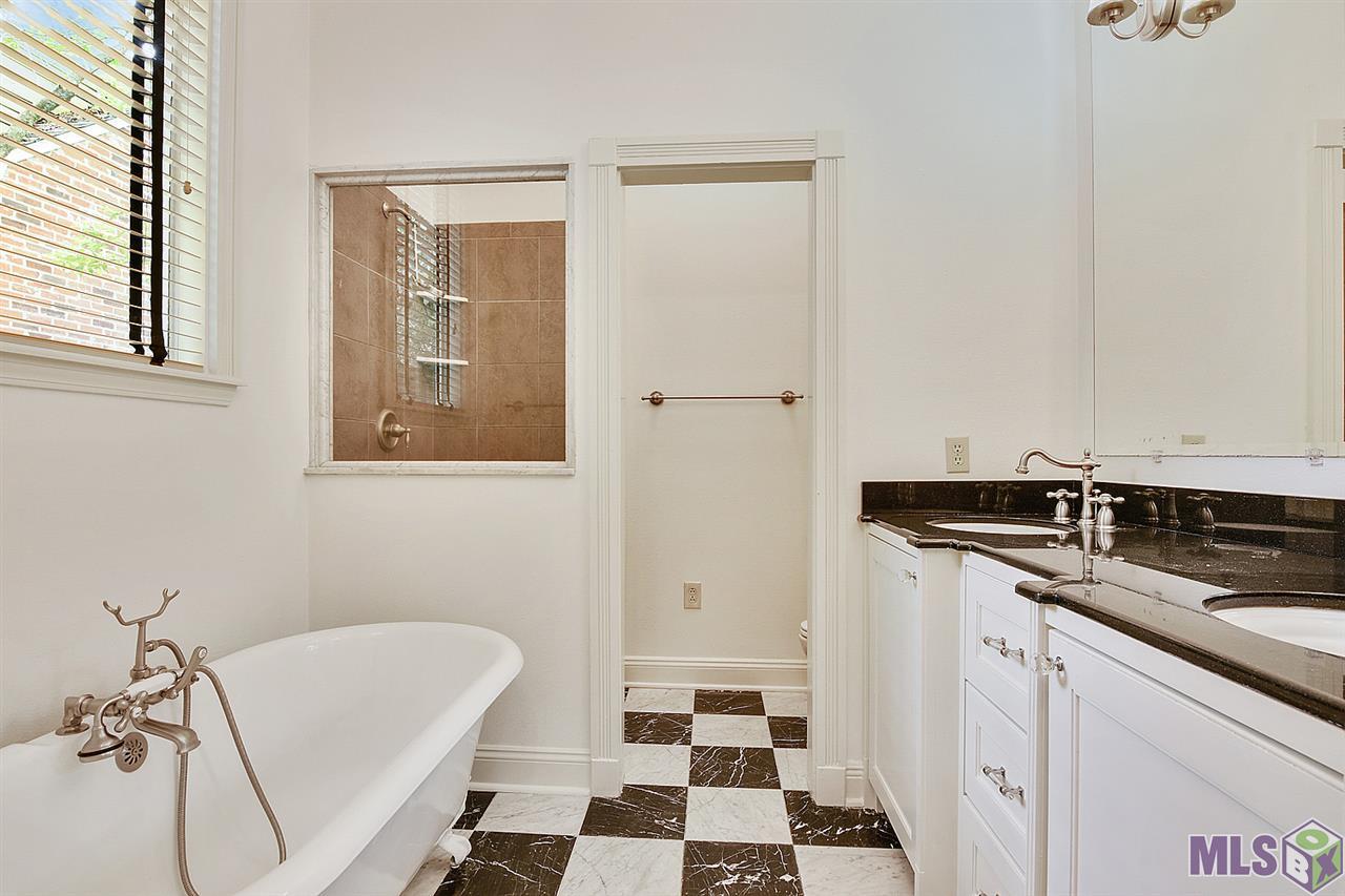 8016 Walden Road Baton Rouge, LA 70808 - Photo 11 of 19 Master bath