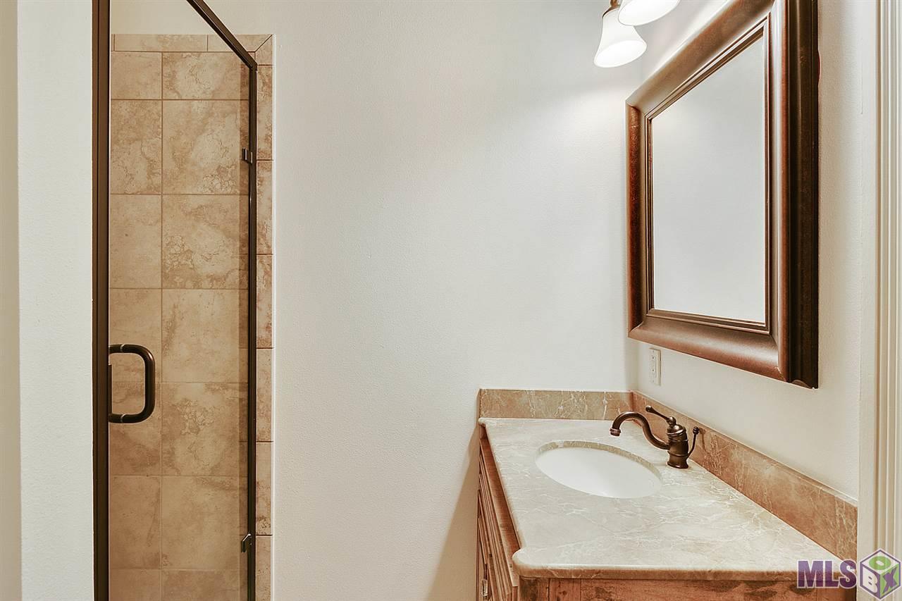 8016 Walden Road Baton Rouge, LA 70808 - Photo 13 of 19 Bath for bed 2