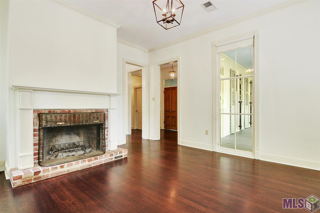 8016 Walden Road Baton Rouge, LA 70808 - Photo 5 of 19 Living room