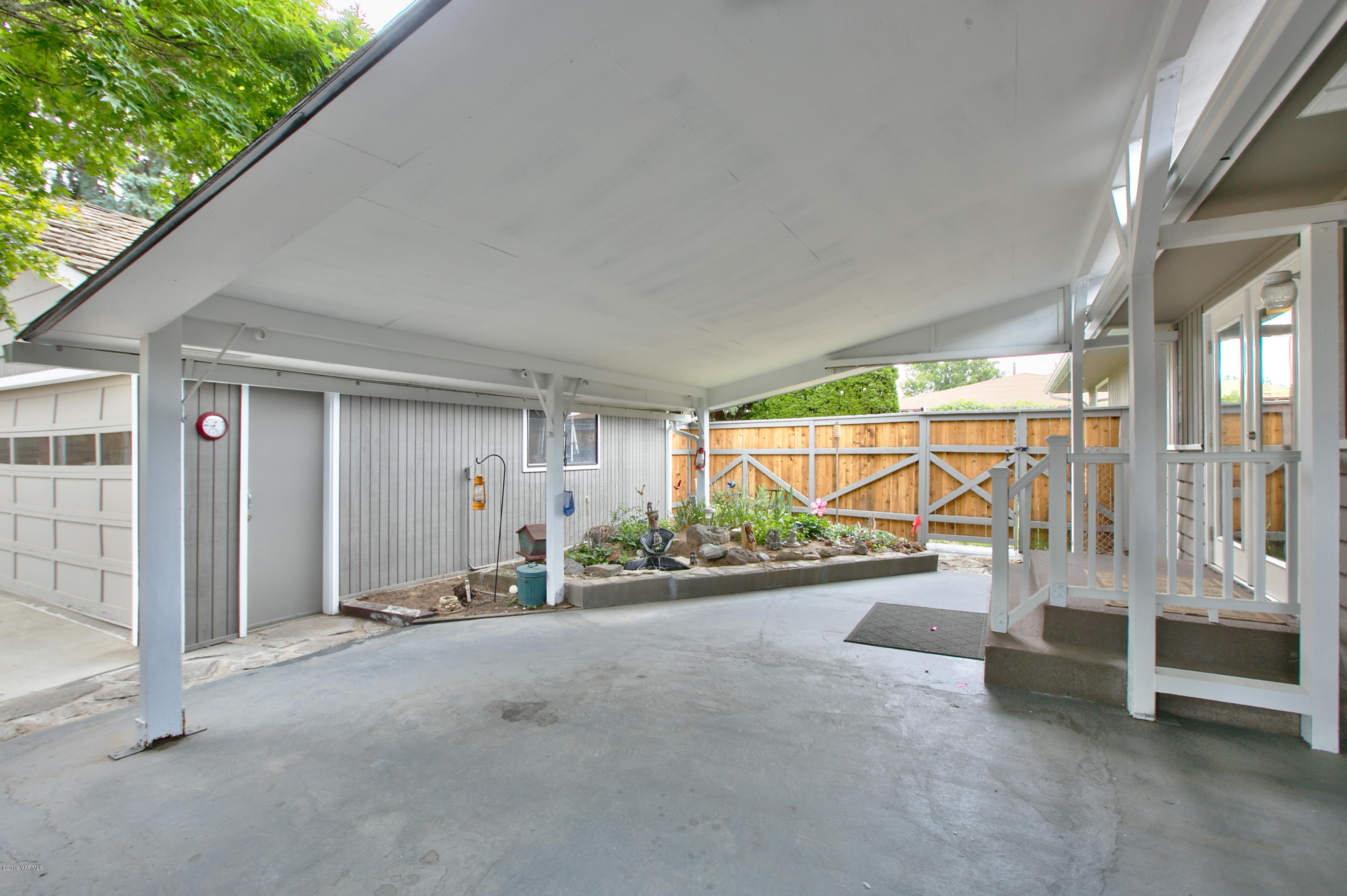 1608 Ahtanum Road Union Gap, WA 98903 - Photo 14 of 18