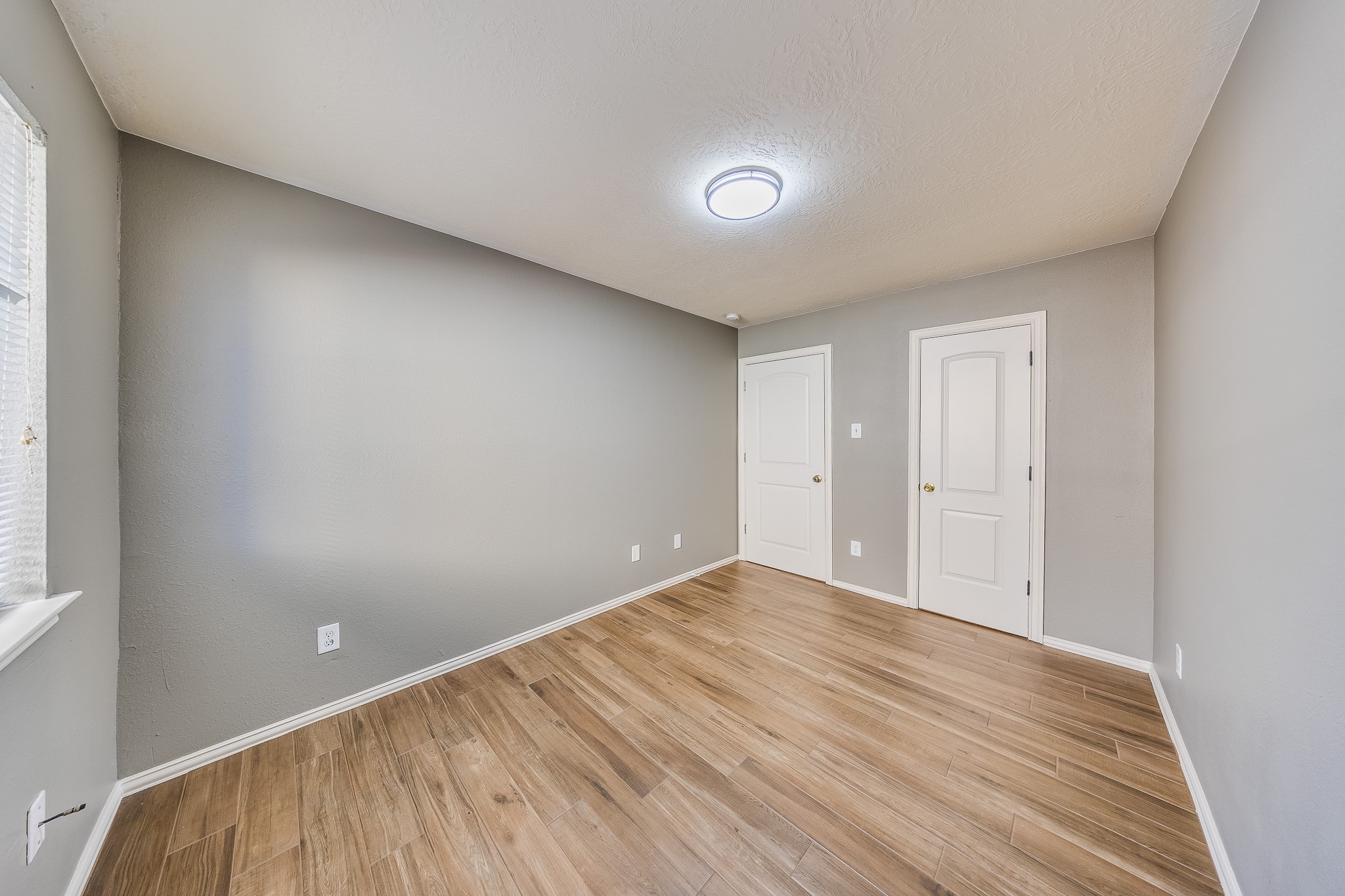 21927 Octavia Way Houston, TX 77073 - Photo 20 of 28 Bedroom 3 offering bright, flexible space perfect for family, guests, or a home office with plenty of natural light.