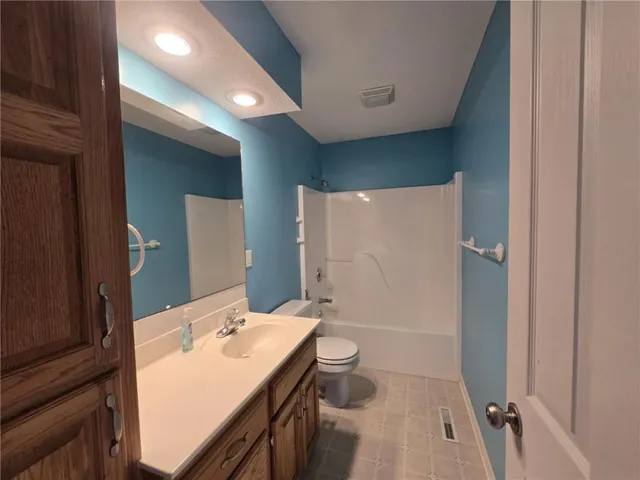 $303,000 | 200 Allison Lane, Clinton, MO 64735