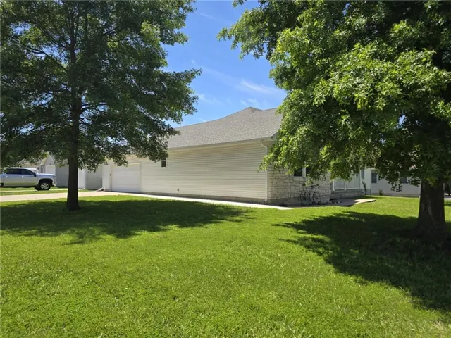 $303,000 | 200 Allison Lane, Clinton, MO 64735
