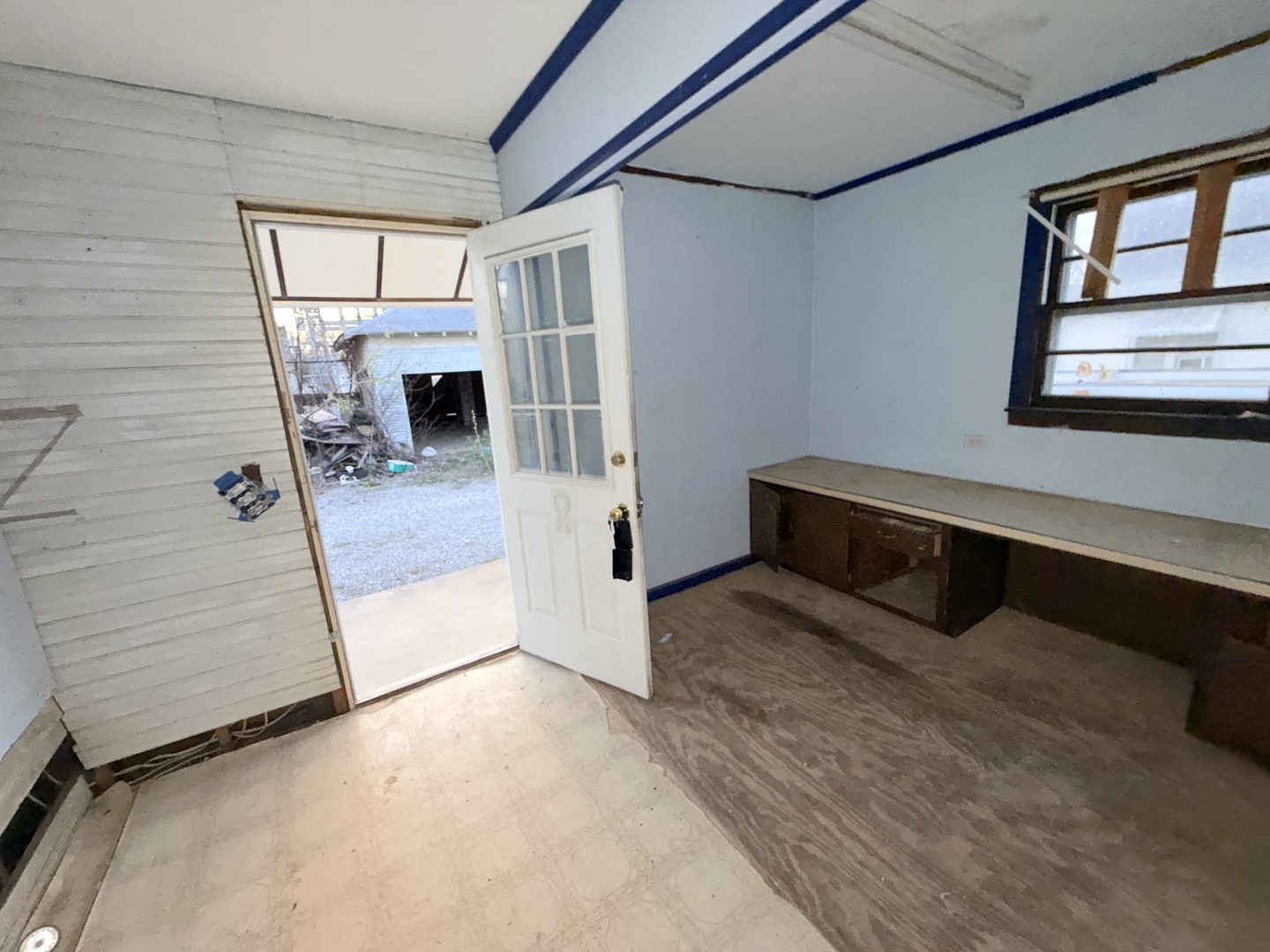 101 5th Street Carmi, IL 62821 - Photo 23 of 28 a view of livingroom with furniture and window