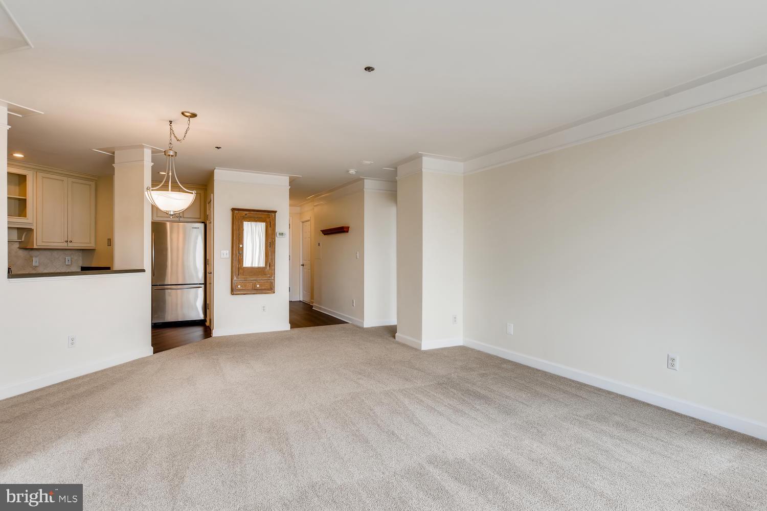 100 Harborview Drive, Unit 612 Baltimore, MD 21230 - Photo 4 of 41 Spacious Combined Living/Dining Space