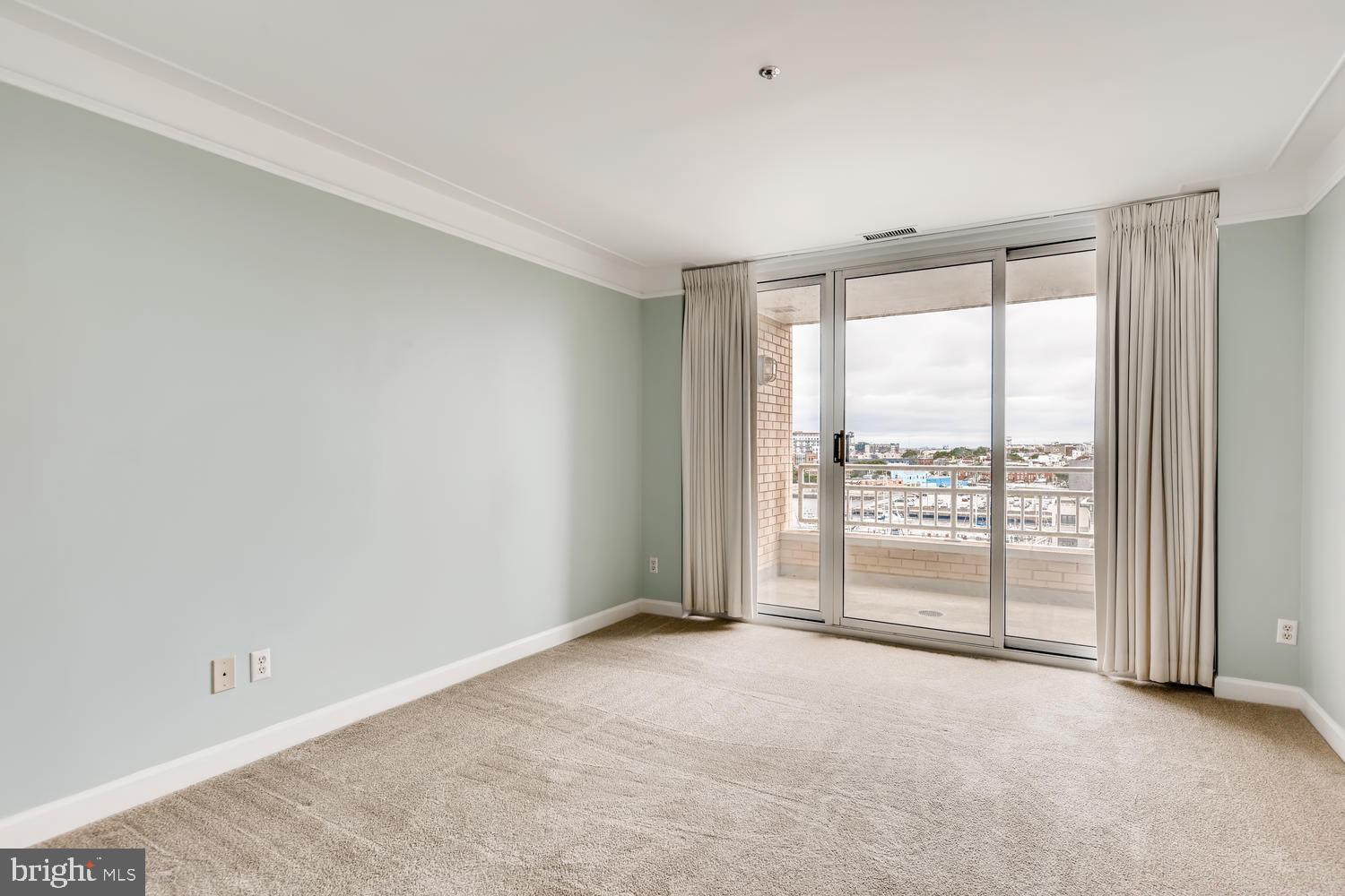 100 Harborview Drive, Unit 612 Baltimore, MD 21230 - Photo 8 of 41 Spacious Master Suite w/Custom Window Treatments