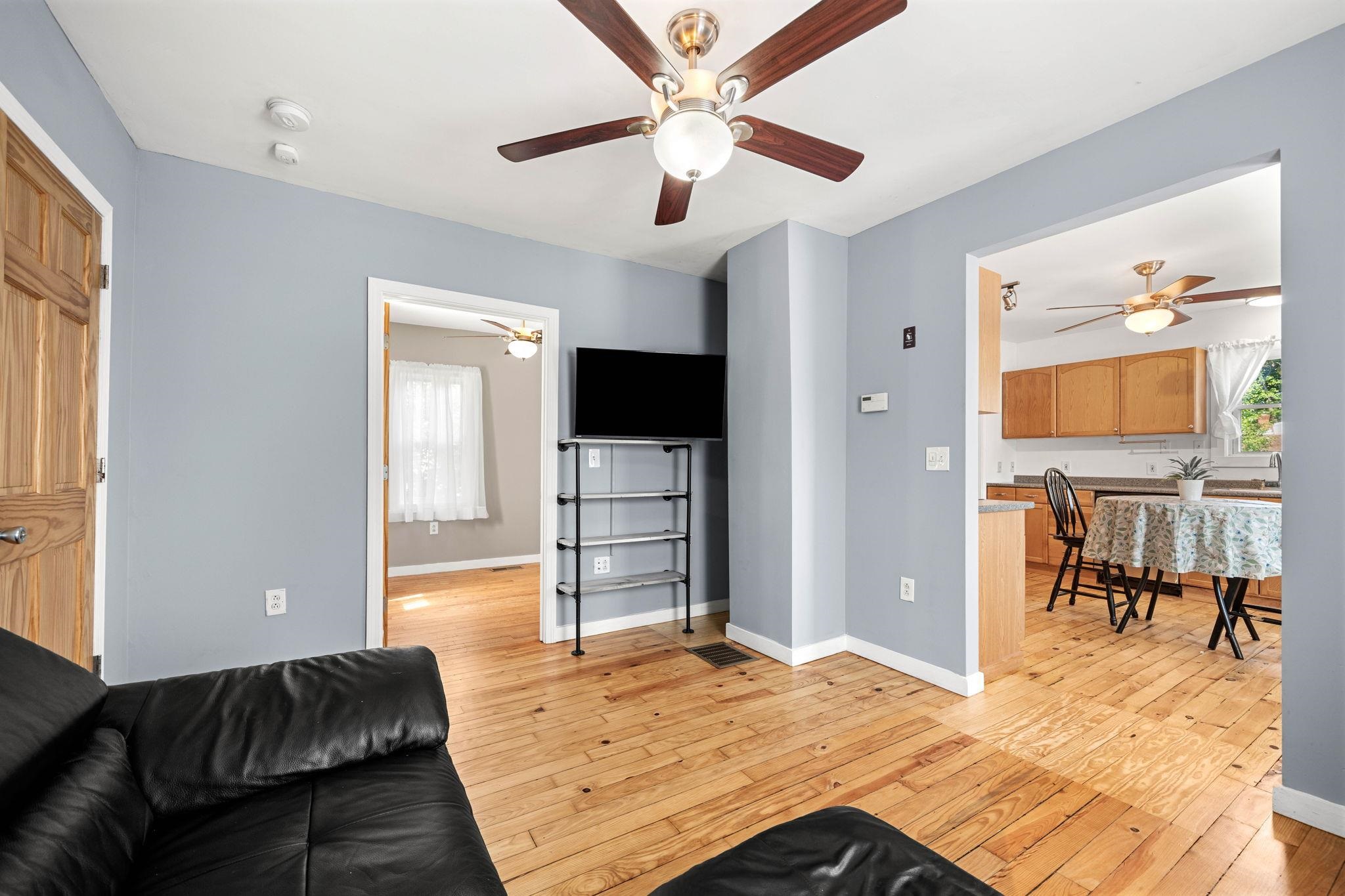 28 McDuffee Street Rochester, NH 03867 - Photo 18 of 25