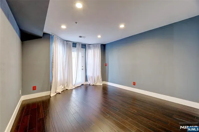 $749,999 | 11 Bayside Drive, Bayonne, NJ 07002