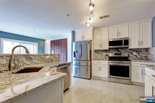 $749,999 | 11 Bayside Drive, Bayonne, NJ 07002