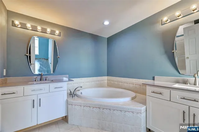 $749,999 | 11 Bayside Drive, Bayonne, NJ 07002