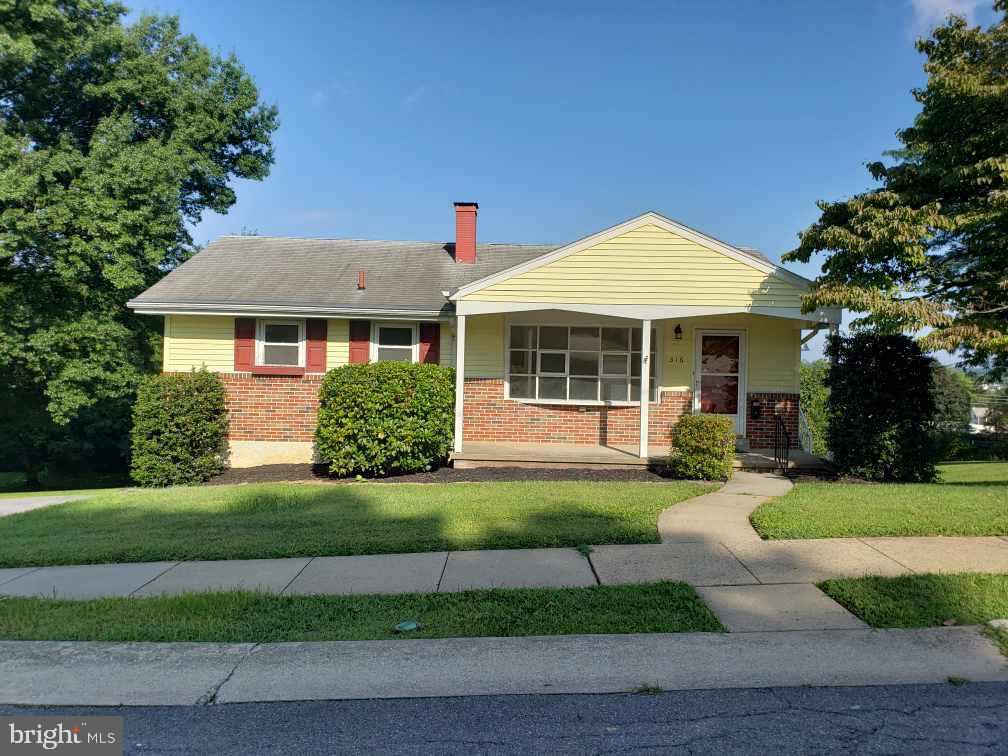 316 South Miller Street Reading, PA 19607 - Photo 1 of 35