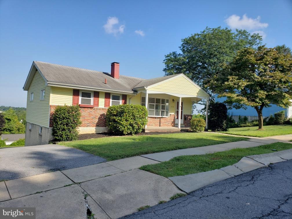 316 South Miller Street Reading, PA 19607 - Photo 2 of 35