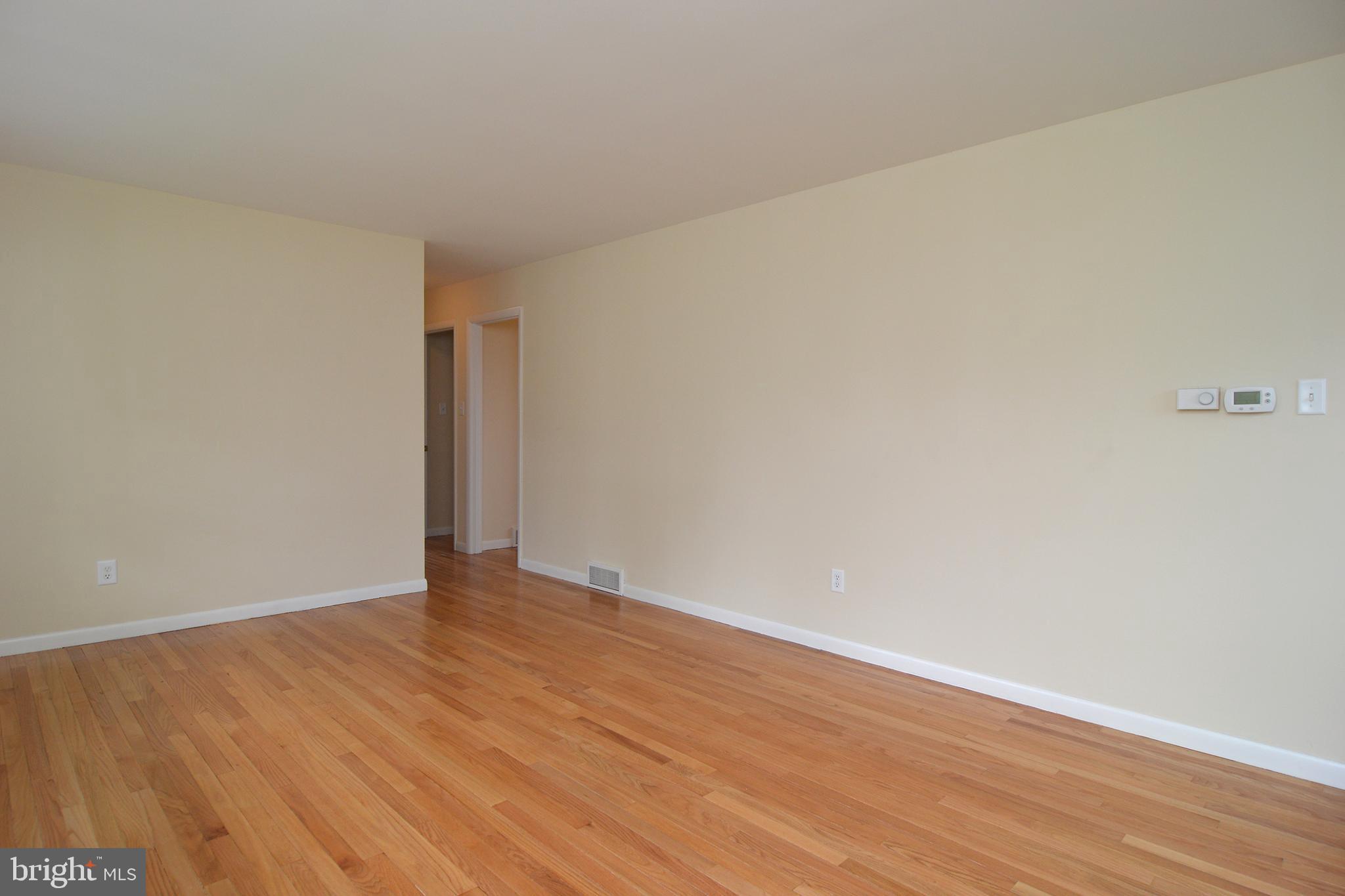 316 South Miller Street Reading, PA 19607 - Photo 3 of 35