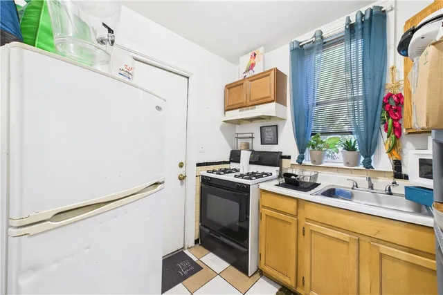 $575,000 | 33 Adelaide Avenue, Providence, RI 02907