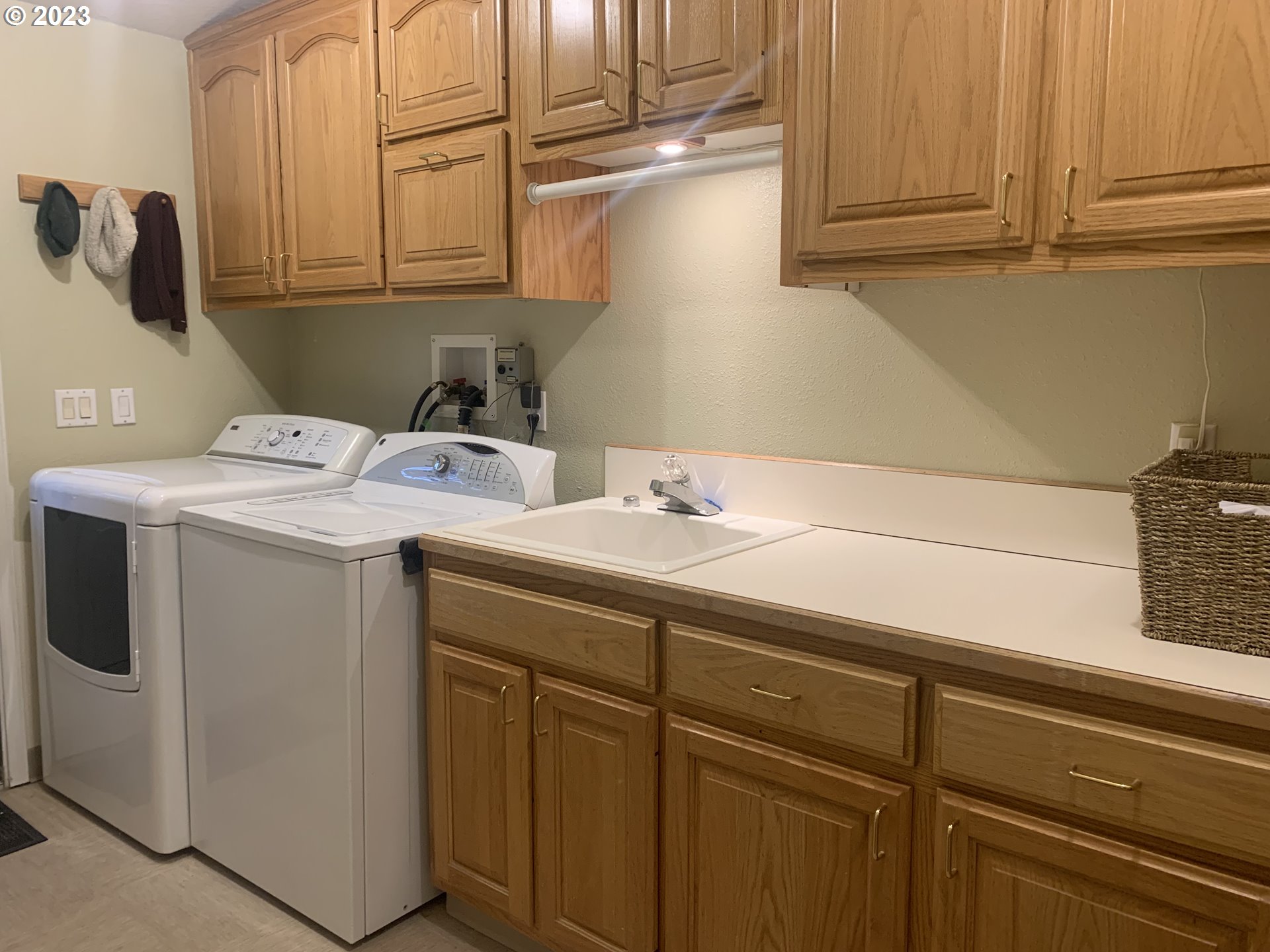 36934 Wheeler Road Pleasant Hill, OR 97455 - Photo 13 of 31 a utility room with dryer and washer