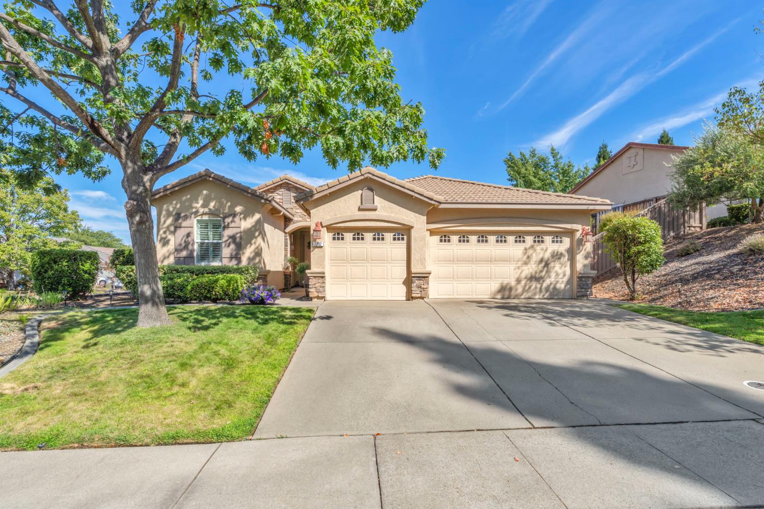 2202 Acorn Ridge Court Folsom, CA 95630 - Photo 1 of 36 Gallery Image 1